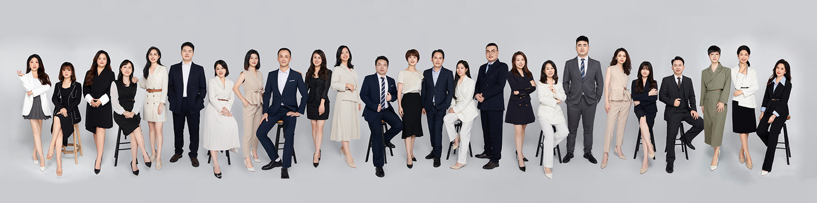 腾龙国际平台团队合照