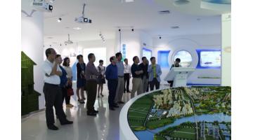 云南省跨越发展专题培训班学员到广西28圈游戏调研